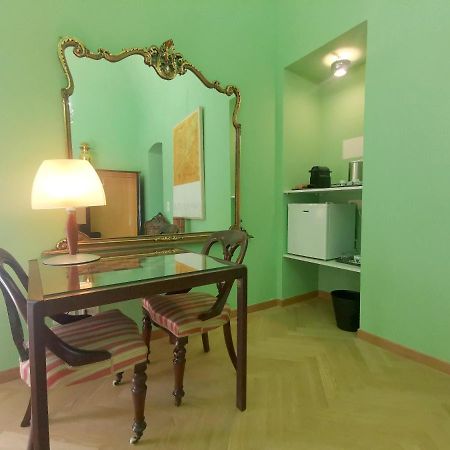 Speciale Tarshito Guesthouse Bari Esterno foto