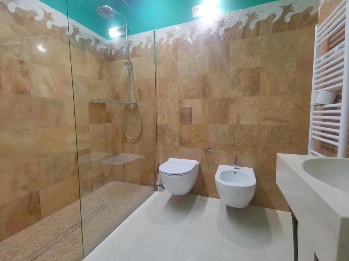 Speciale Tarshito Guesthouse Bari Esterno foto