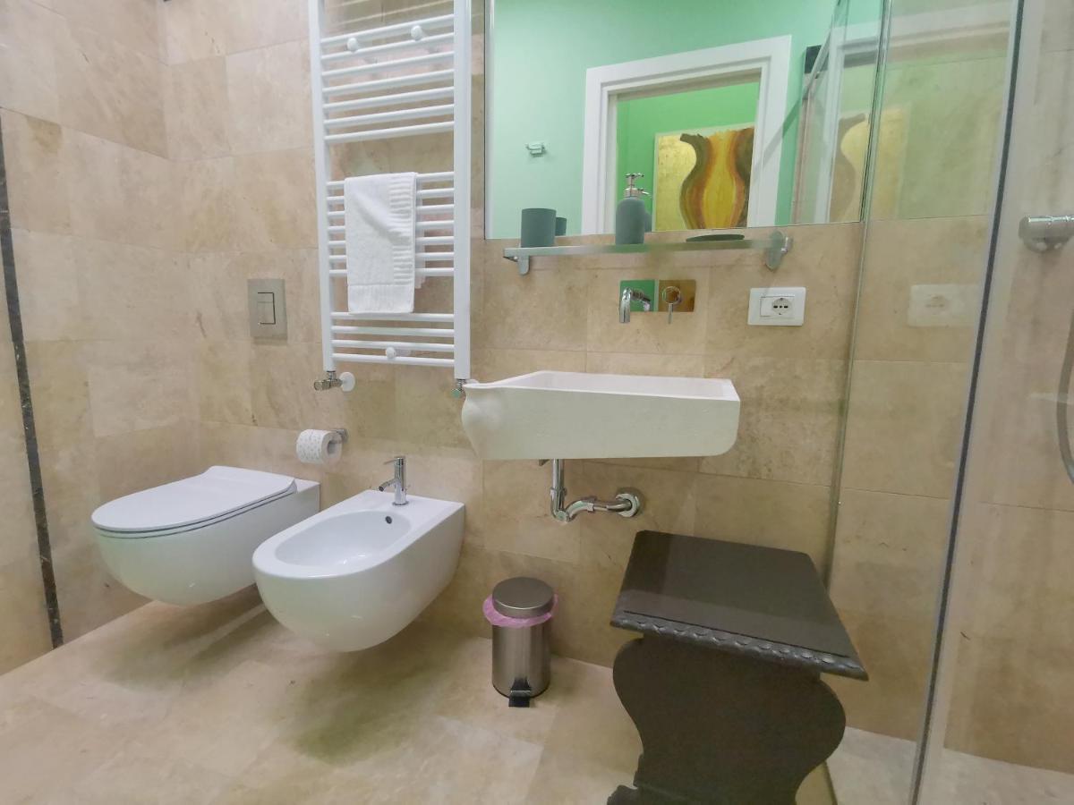 Speciale Tarshito Guesthouse Bari Esterno foto