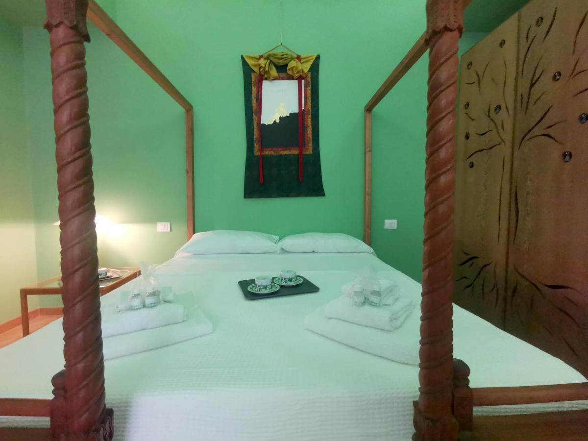 Speciale Tarshito Guesthouse Bari Esterno foto