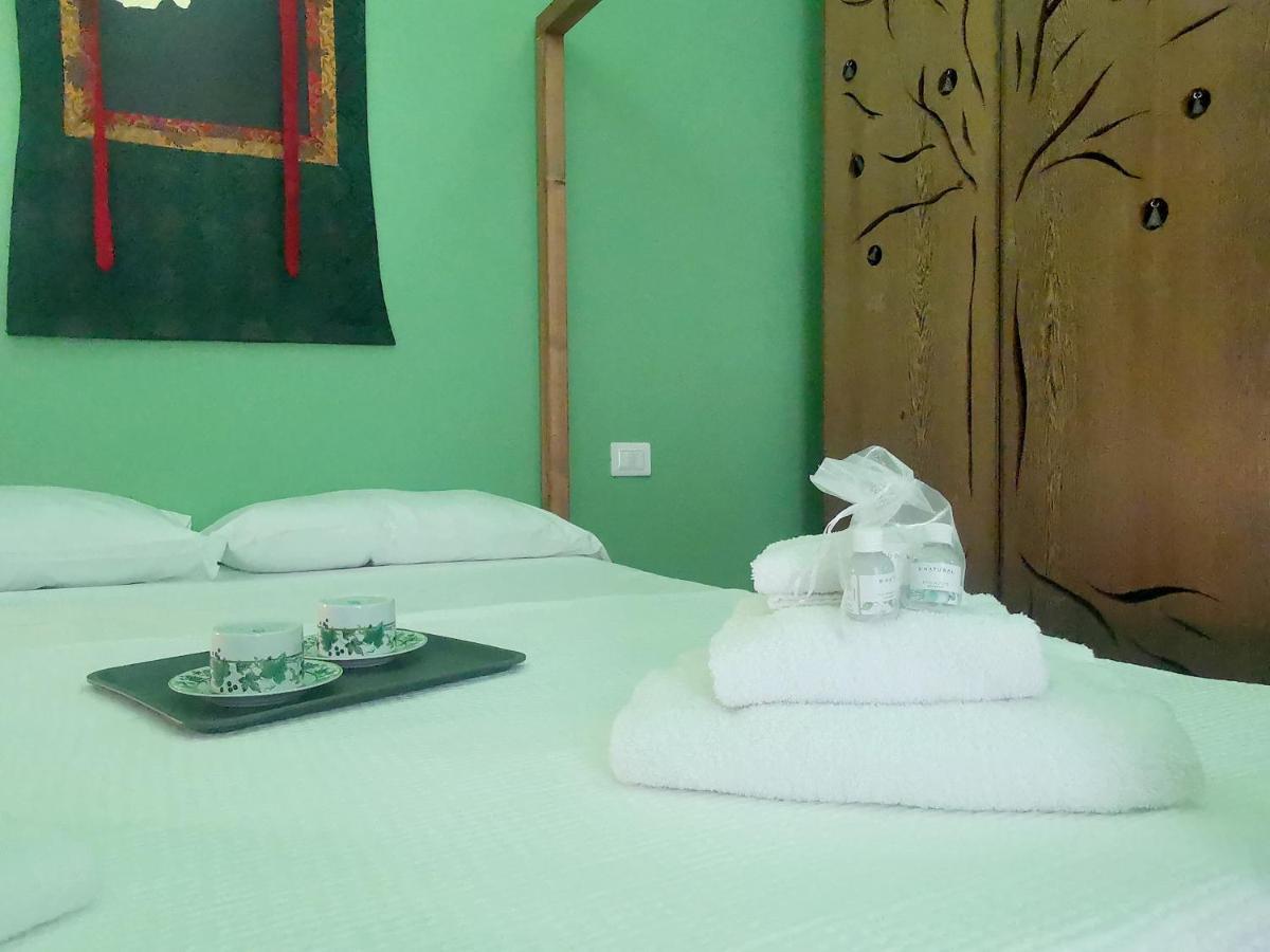 Speciale Tarshito Guesthouse Bari Esterno foto