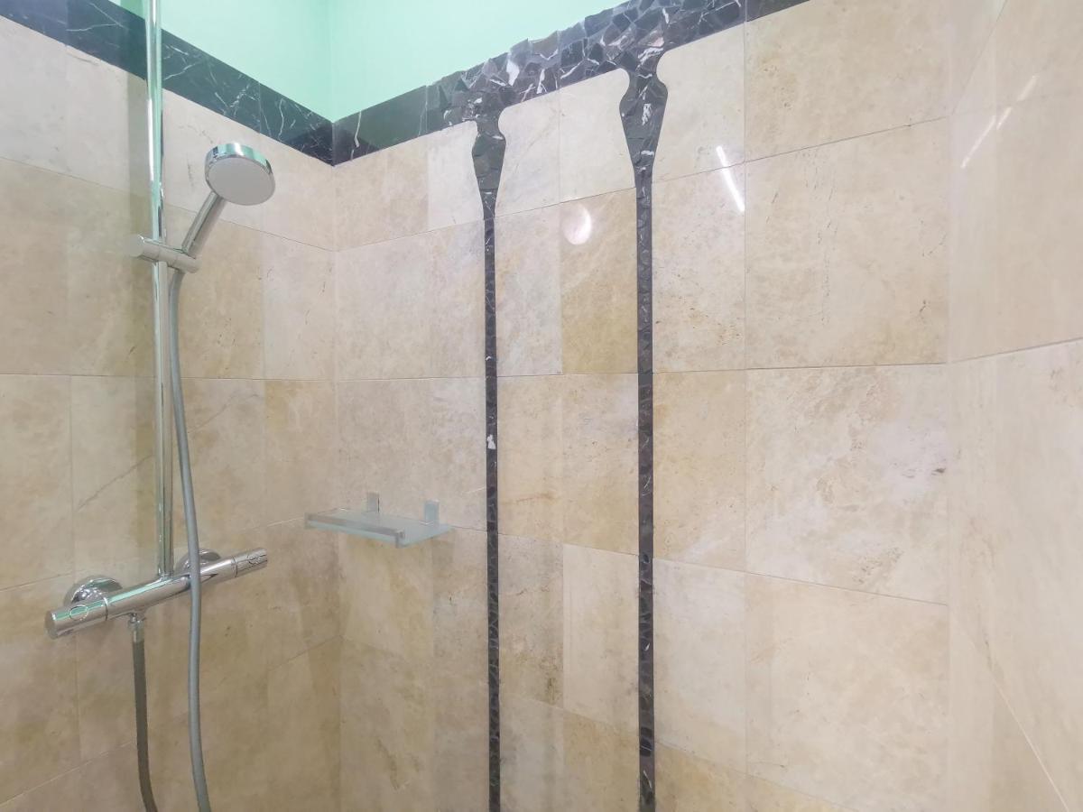 Speciale Tarshito Guesthouse Bari Esterno foto