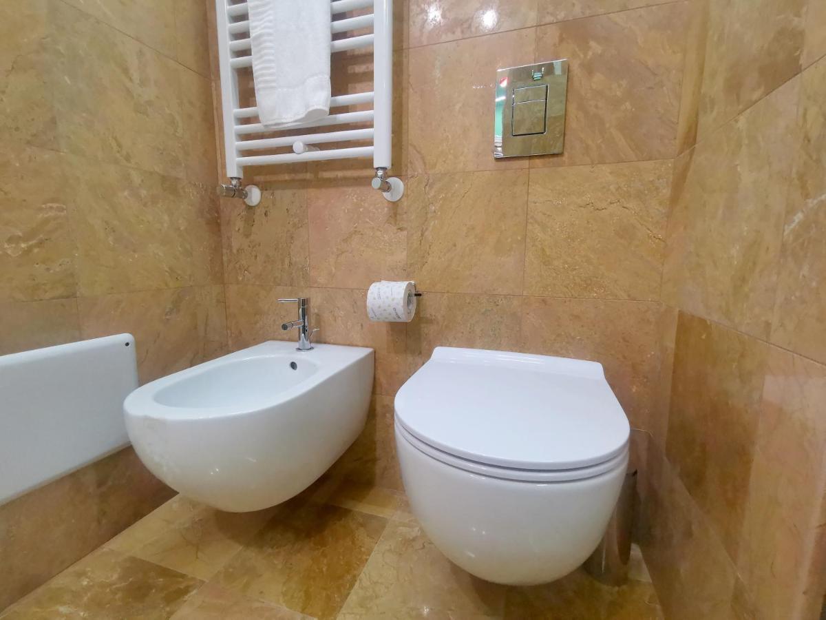 Speciale Tarshito Guesthouse Bari Esterno foto
